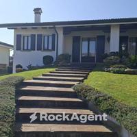 ESCLUSIVA VILLA CON PISCINA