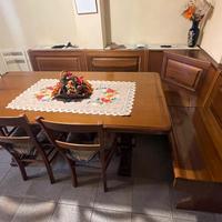 Tavolo allungabile con prolunghe con giropanca