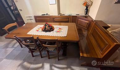 Tavolo allungabile con prolunghe con giropanca