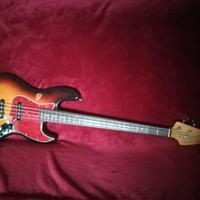 Basso Fender jazz Japan 94 con custodia