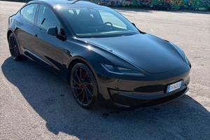 TESLA Model 3 NV35 AWD Performance