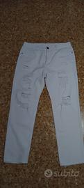 jeans strappati