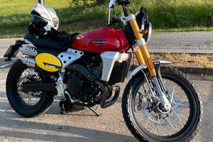 Fantic Caballero Scrabler 500 con scarico Arrow