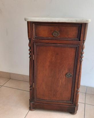Comodino fine '800 di noce