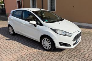 Ford Fiesta 1.2 Benzina Adatta a Neopatentati
