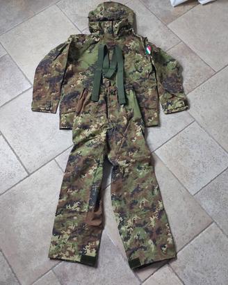 divisa militare sopravvestito policromo