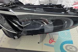 FANALE DX BMW SERIE 4 ROTTO