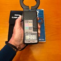 Pinza amperometro e tester elettronico