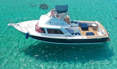 Bertram 31 Fly Bridge Cruiser + 2x315 hp Yanmar