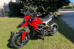 Ducati Hyperstrada 821