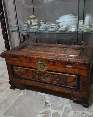 baule antico in legno di canfora cinese