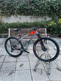 MTB cube carbonio 