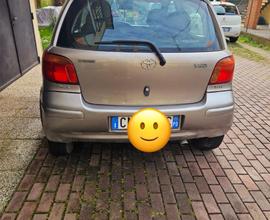 TOYOTA Yaris - 2004