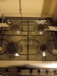 Cucina a  gas metano con forno elettrico