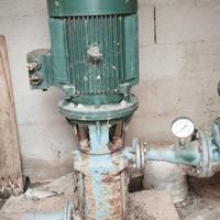 Elettropompa verticale Caprari e tubi