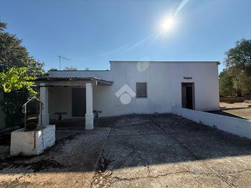 VILLA SINGOLA A CEGLIE MESSAPICA