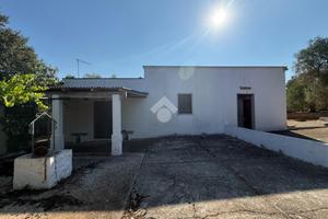 VILLA SINGOLA A CEGLIE MESSAPICA