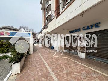 NEGOZIO A POMEZIA