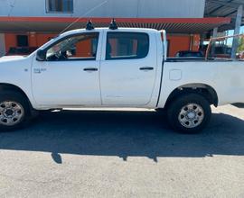 Toyota Hilux 2.5 D-4D 4WD 4p. Double Cab DLX