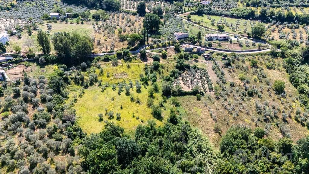 Terreno di 16710 m² a Mompeo - Vista 2