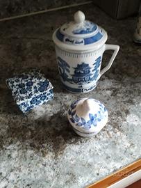 Tazza per tisana e 2 porta pastiglie