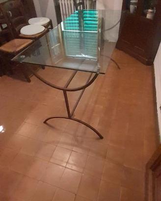 Tavolo n cristallo
