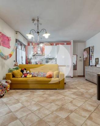 Appartamento di 75 m² con 3 locali e box auto a Ar