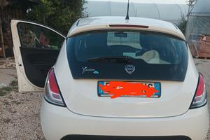 lancia Ypsilon elefantino blu GPL