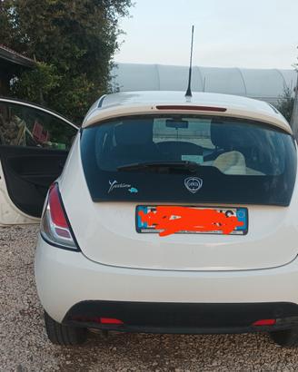lancia Ypsilon elefantino blu GPL