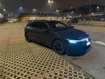 Volkswagen Golf 8.5 R-Line Plus etsi 150 cv