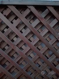 Due grigliati "Mandorla" in legno 180x180