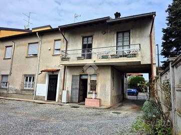 CASA SEMINDIPENDENTE A GIUSSANO