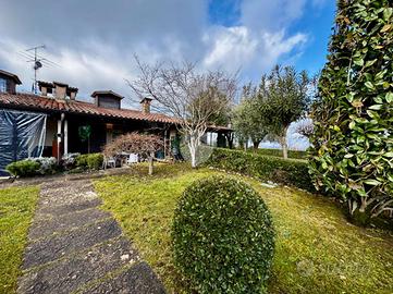 VILLA A SCHIERA CENTRALE A PESCHIERA DEL GARDA