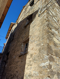 Rustico da ristrutturare