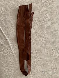 Cintura marrone a fascia effetto pelle Nuna Lie