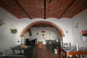 CL177 - Prestigioso casale ristrutturato con vista