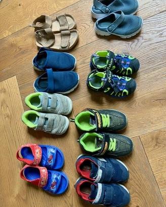 8 paia di scarpe bambino numero 26