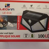 Faretto a 100 LED Con Pannello Solare