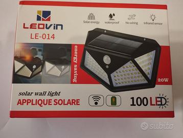 Faretto a 100 LED Con Pannello Solare