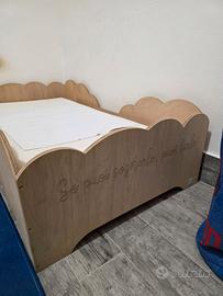 Letto montessoriano con materasso + comodino