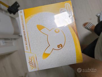 Pokemon ETB 30 anniversario