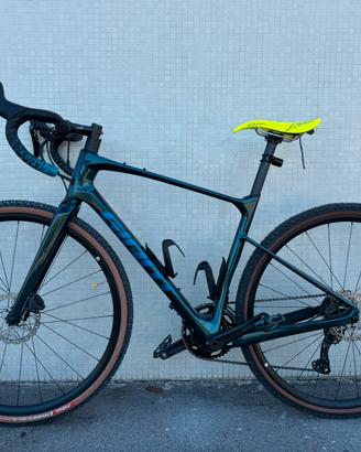Gravel Bike Giant Revolt Advanced 2