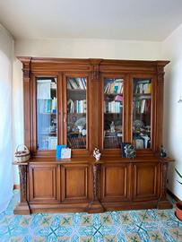 Libreria in legno e vetro