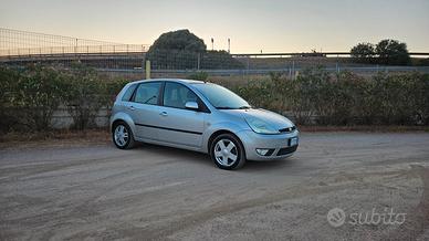 Ford Fiesta 1.2 16V 5P Ghia