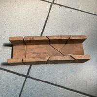 Dima tagliacornici in legno
