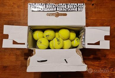20 palline di marca da tennis usate ma buone