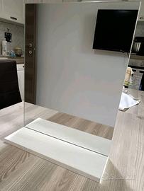 Specchio da parete con mensola incorporata