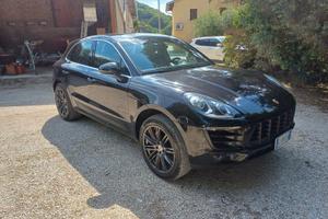 PORSCHE Macan - 2014