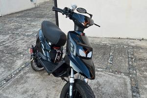 Yamaha bws (scamb io con sh125)