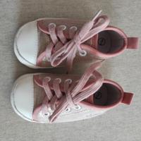 Scarpe neonata 18